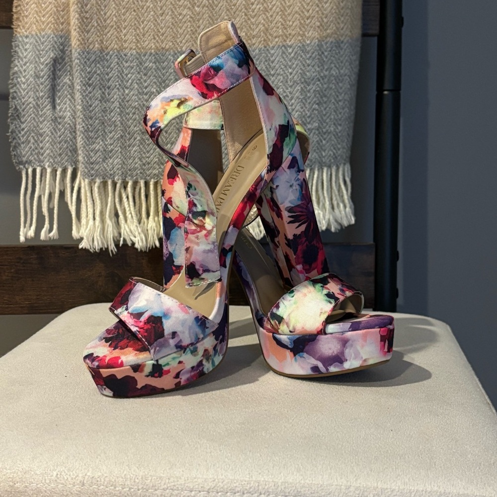 Dream Pairs Multicolor Floral Platform Heels